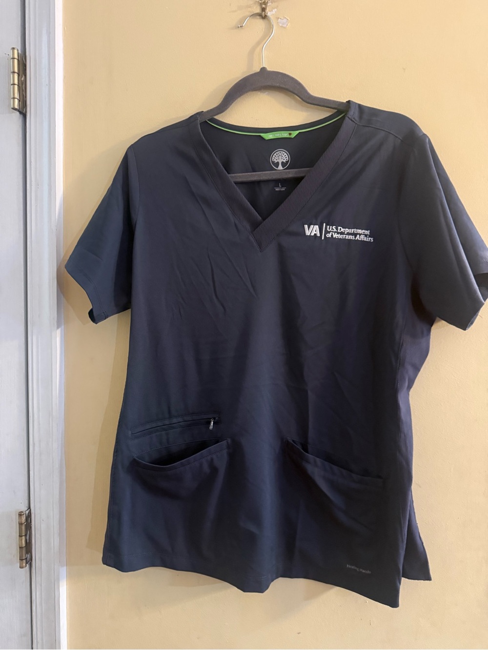 US Department of Veterans Affairs Gray Medical Scrub Top, women’s large